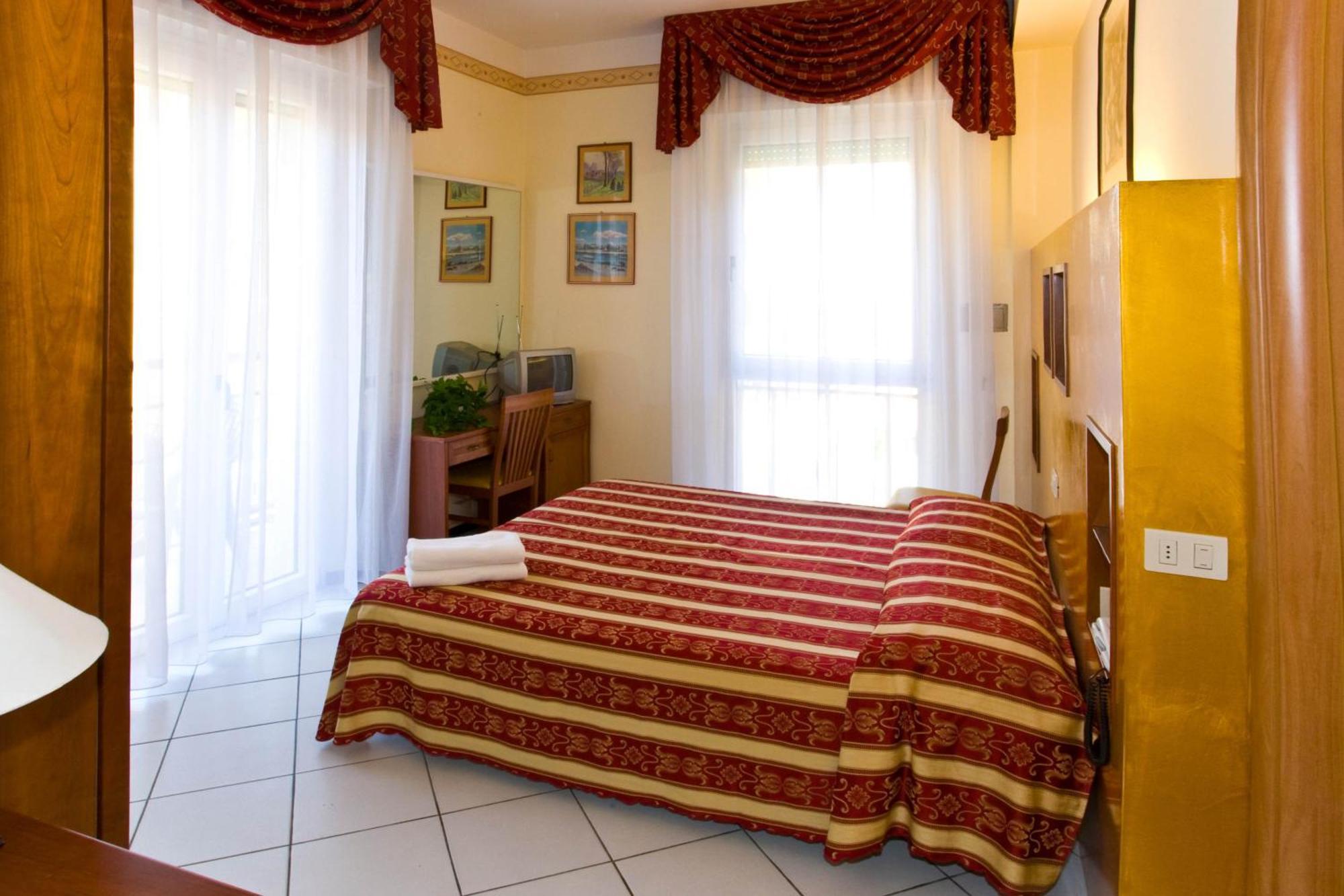 Hotel Nord Est กาบิชเชมาเร ภายนอก รูปภาพ